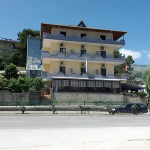 Qiqi Hotel