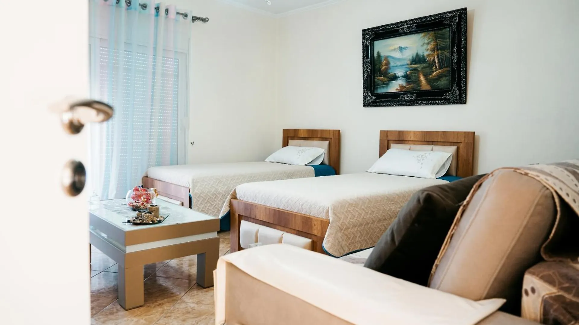 Vila Matias 8 Gjirokaster Albania